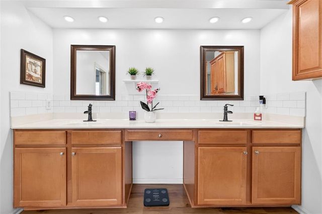 4821 Clarkstone Circle, Flowery Branch, GA 30542