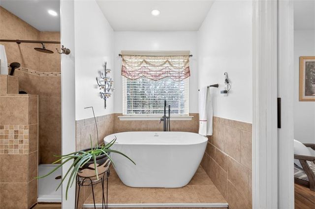 4821 Clarkstone Circle, Flowery Branch, GA 30542