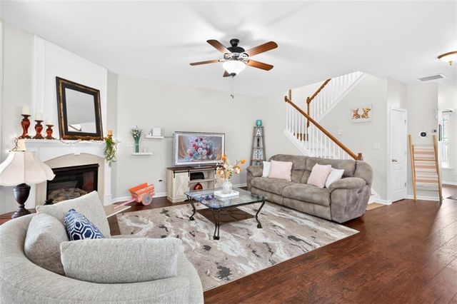 4821 Clarkstone Circle, Flowery Branch, GA 30542