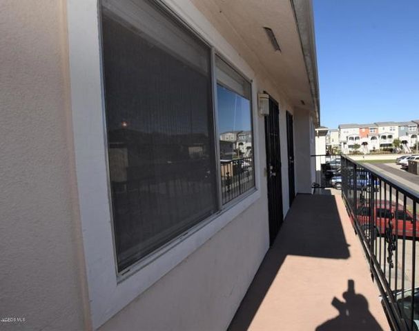 2670 Victoria Avenue, Port Hueneme, CA 93041