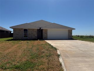 1808 Sommerset Place, Altus, OK 73521