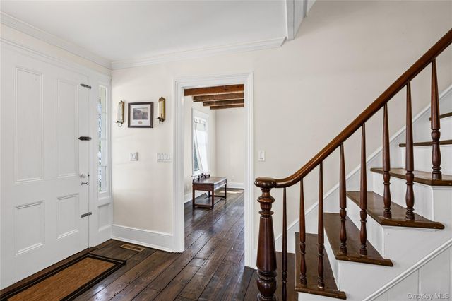8 Terrell Lane, Stony Brook, NY 11790