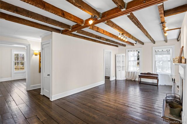 8 Terrell Lane, Stony Brook, NY 11790
