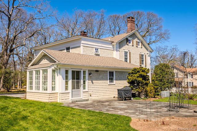 8 Terrell Lane, Stony Brook, NY 11790