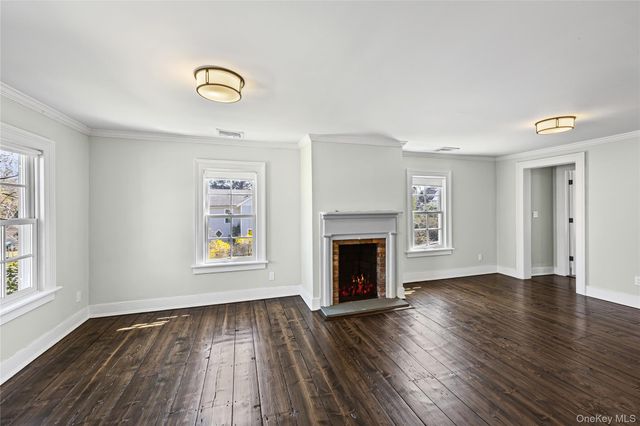 8 Terrell Lane, Stony Brook, NY 11790