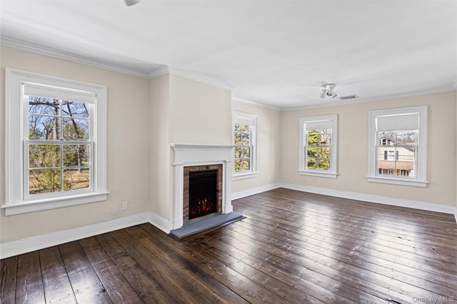 8 Terrell Lane, Stony Brook, NY 11790