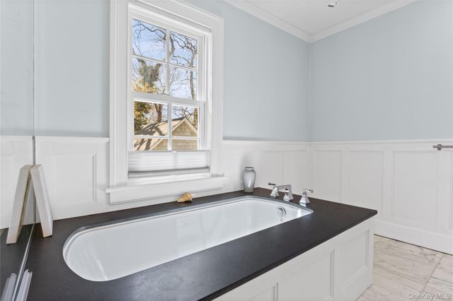 8 Terrell Lane, Stony Brook, NY 11790