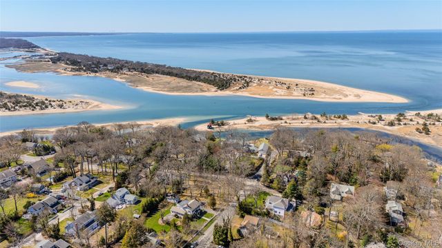 8 Terrell Lane, Stony Brook, NY 11790