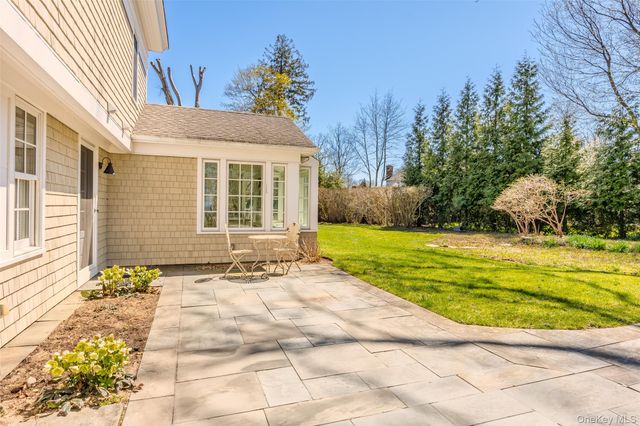 8 Terrell Lane, Stony Brook, NY 11790