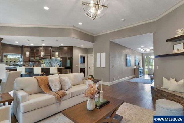 2074 Celeen Av SE, Salem, OR 97302