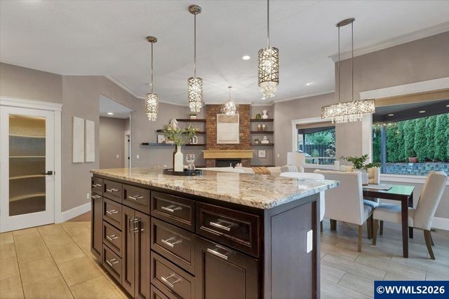 2074 Celeen Av SE, Salem, OR 97302