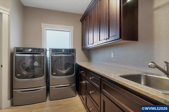 2074 Celeen Av SE, Salem, OR 97302