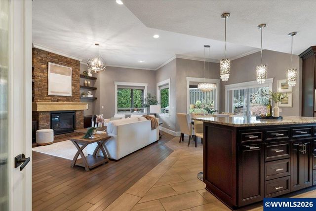 2074 Celeen Av SE, Salem, OR 97302