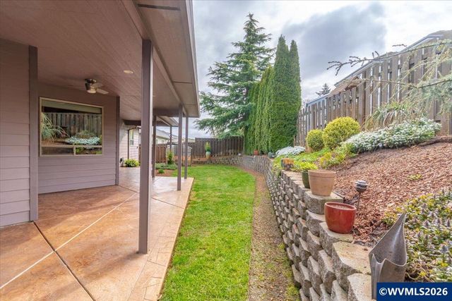 2074 Celeen Av SE, Salem, OR 97302