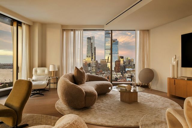 500 W 18TH Street W28B, New York City, NY 10011