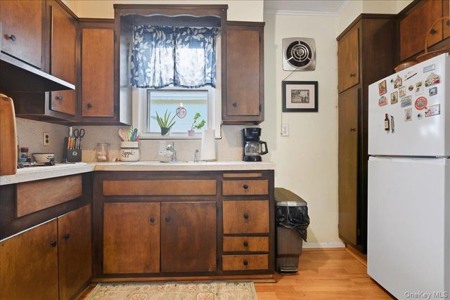 51 W Hitchcock Avenue, Floral Park, NY 11001