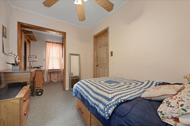 51 W Hitchcock Avenue, Floral Park, NY 11001