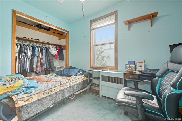 51 W Hitchcock Avenue, Floral Park, NY 11001