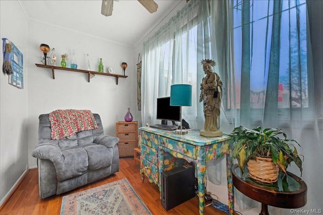 51 W Hitchcock Avenue, Floral Park, NY 11001