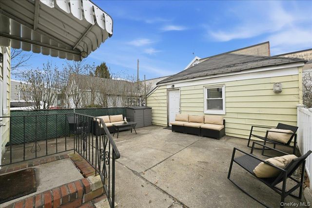 51 W Hitchcock Avenue, Floral Park, NY 11001