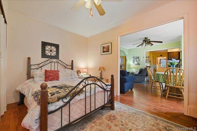 51 W Hitchcock Avenue, Floral Park, NY 11001