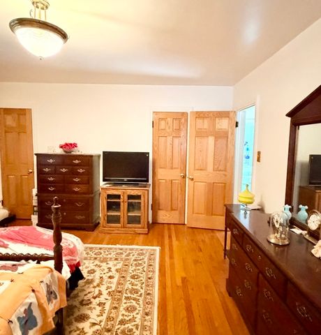 8149 S Vernon Avenue, Chicago, IL 60619