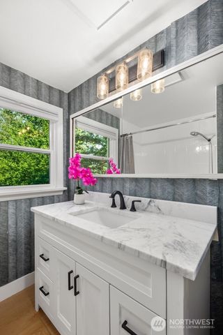 3642 37th Avenue W, Seattle, WA 98199