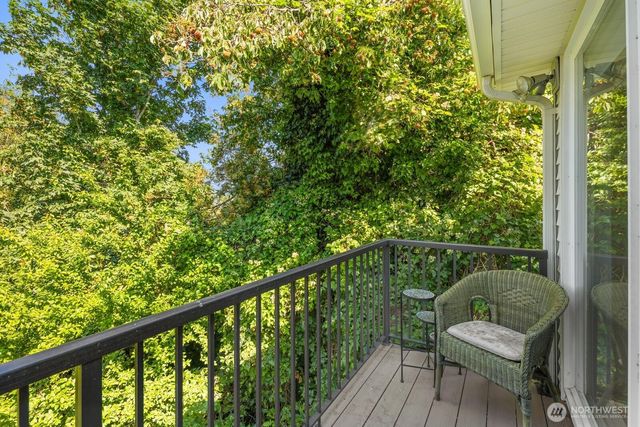 3642 37th Avenue W, Seattle, WA 98199