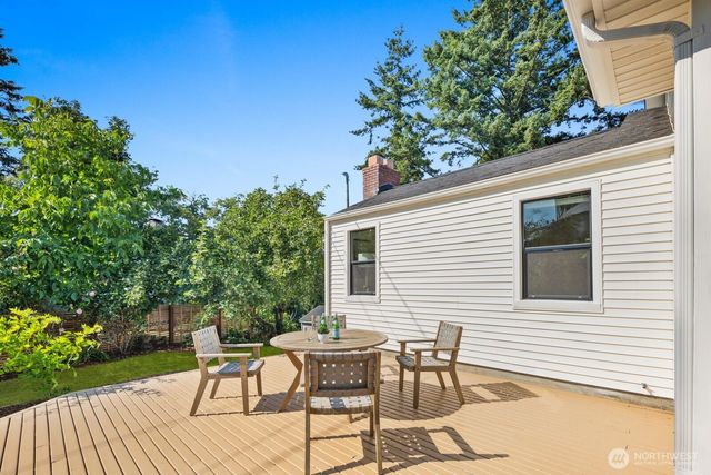 3642 37th Avenue W, Seattle, WA 98199