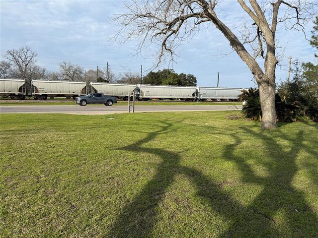 211 Main Street, East Bernard, TX 77435