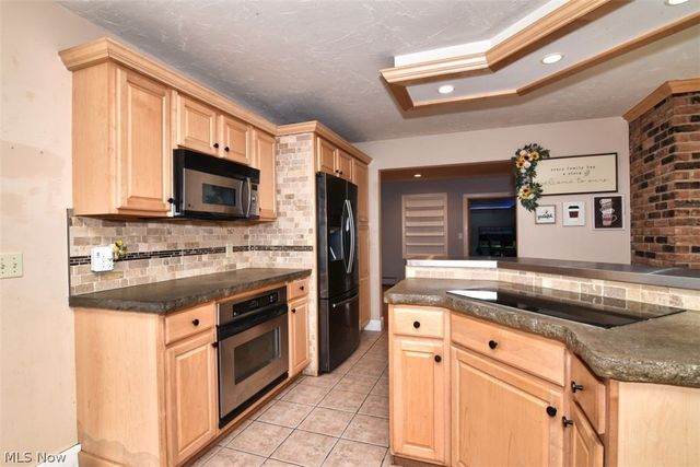 8803 Evergreen Drive, Mentor, OH 44060