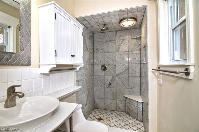 8803 Evergreen Drive, Mentor, OH 44060