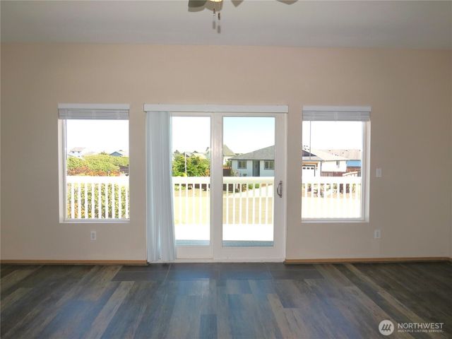 1080 Greenview Court SW, Ocean Shores, WA 98569