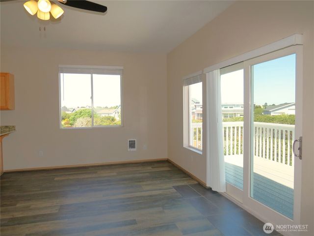 1080 Greenview Court SW, Ocean Shores, WA 98569