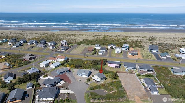 1080 Greenview Court SW, Ocean Shores, WA 98569