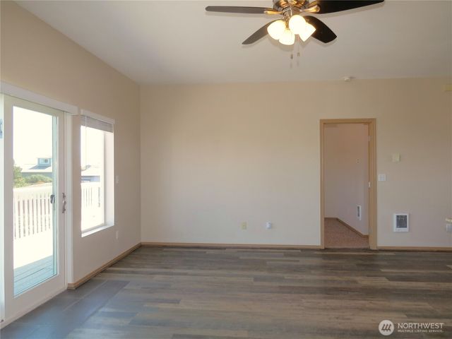 1080 Greenview Court SW, Ocean Shores, WA 98569