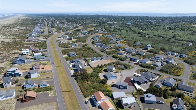 1080 Greenview Court SW, Ocean Shores, WA 98569