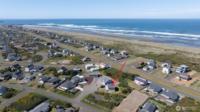 1080 Greenview Court SW, Ocean Shores, WA 98569