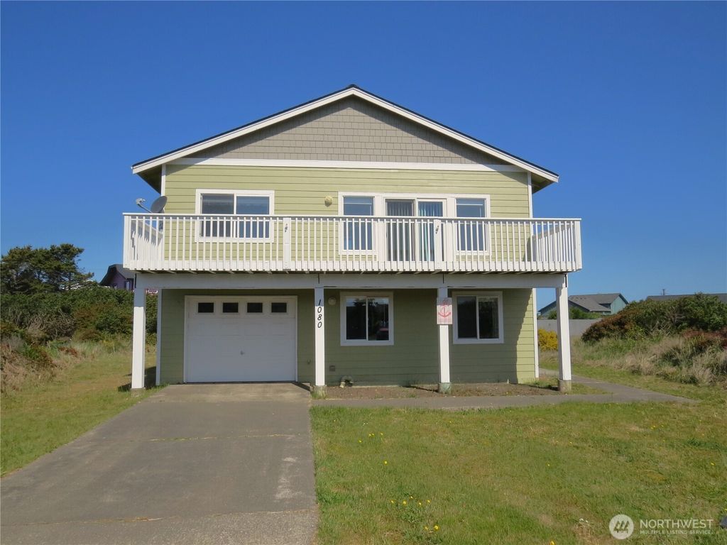 1080 Greenview Court SW, Ocean Shores, WA 98569