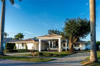 15761 Turnberry Drive, Miami Lakes, FL 33014