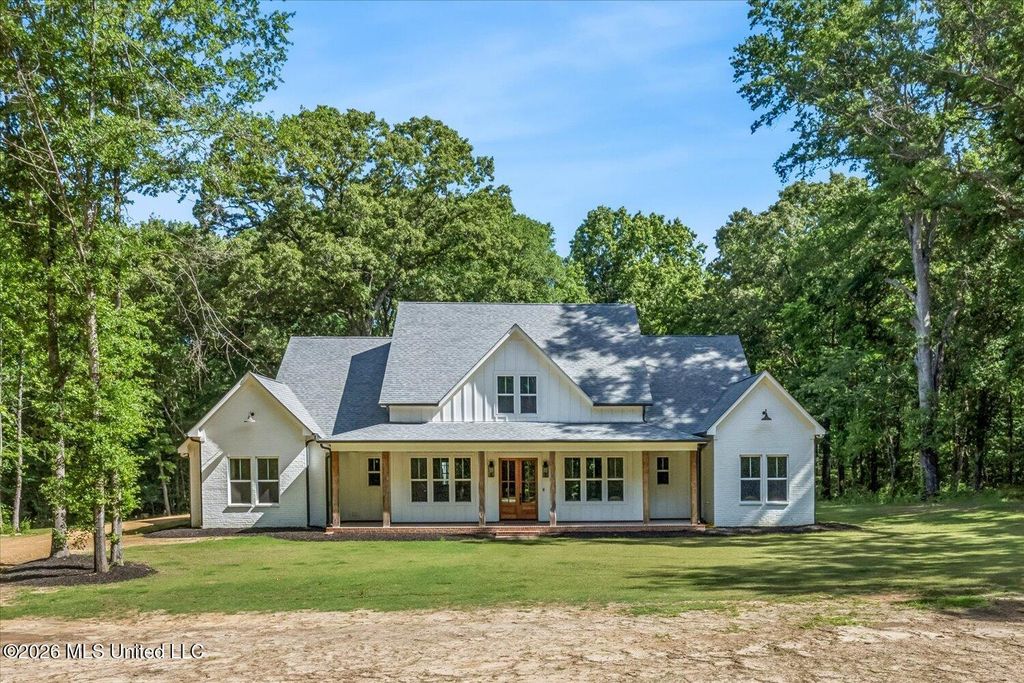 175 Fulmer Road, B, Como, MS 38619 — exterior