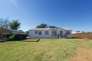 1207 Grayson Street, Nocona, TX 76255