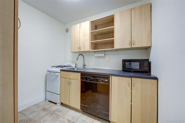 125-05 84th Avenue 6G, Kew Gardens, NY 11415