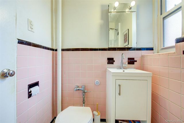 125-05 84th Avenue 6G, Kew Gardens, NY 11415