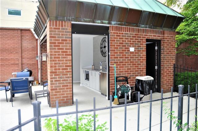 4540 Laclede Avenue 304, St Louis, MO 63108