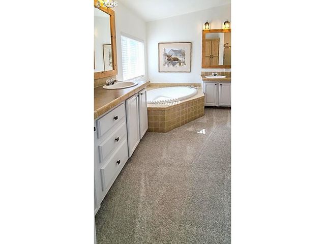 6710 JAKE Rd, Klamath Falls, OR 97601