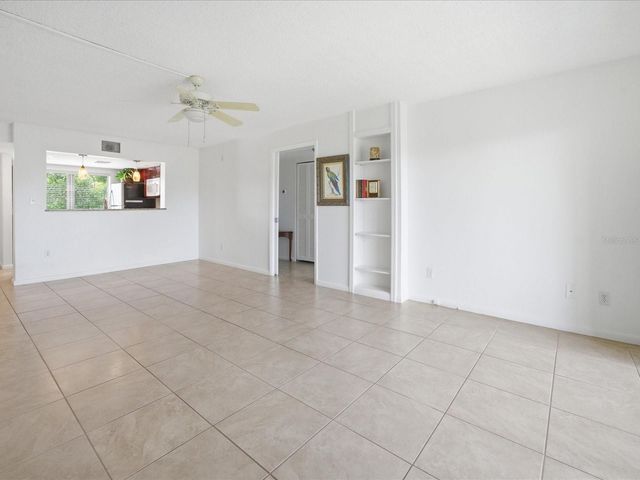 13626 GREENFIELD DRIVE 401, Tampa, FL 33618