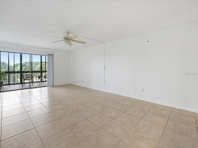 13626 GREENFIELD DRIVE 401, Tampa, FL 33618