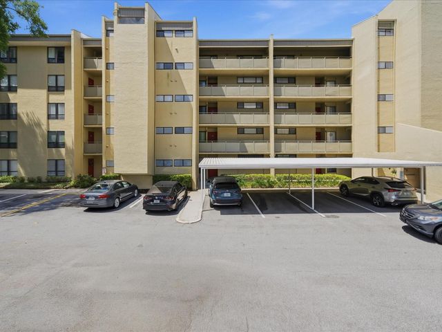 13626 GREENFIELD DRIVE 401, Tampa, FL 33618