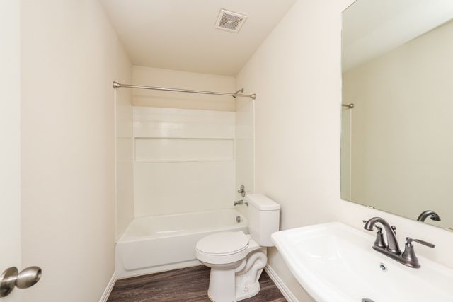 2034 Clay Street, Mabank, TX 75147